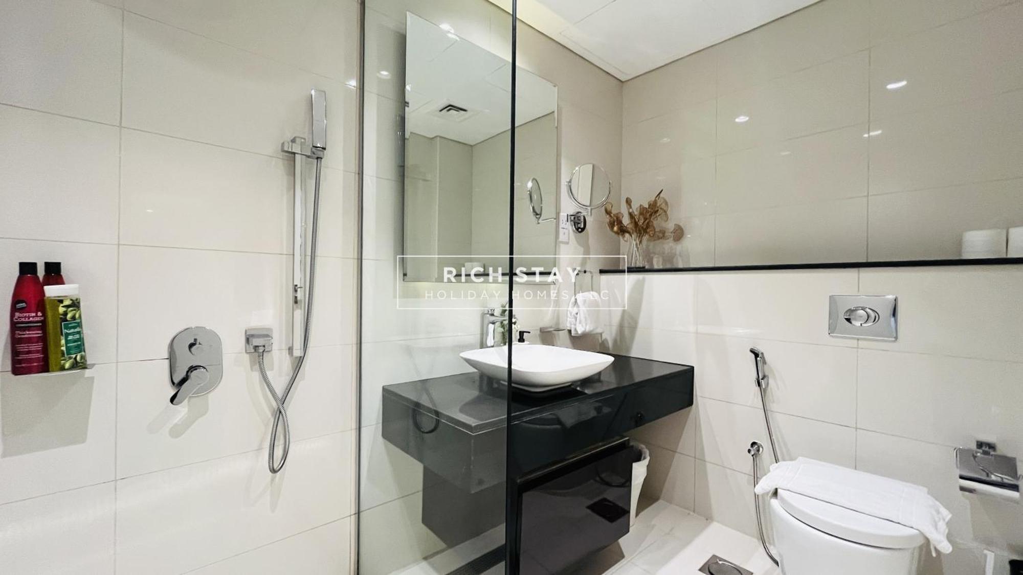 Apartment Modern Loft In Damac Majestine,business Bay Dubai